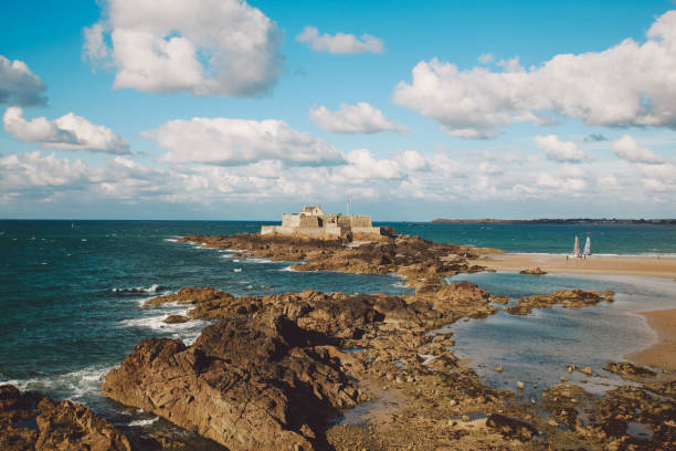 istock Scenic View Of Sea Against Sky 921726116