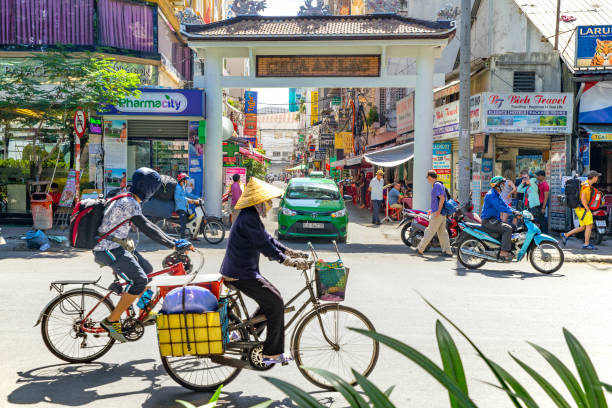 widok na ulicę pham ngu lao street, wietnam - ho chi minh zdjęcia i obrazy z banku zdjęć