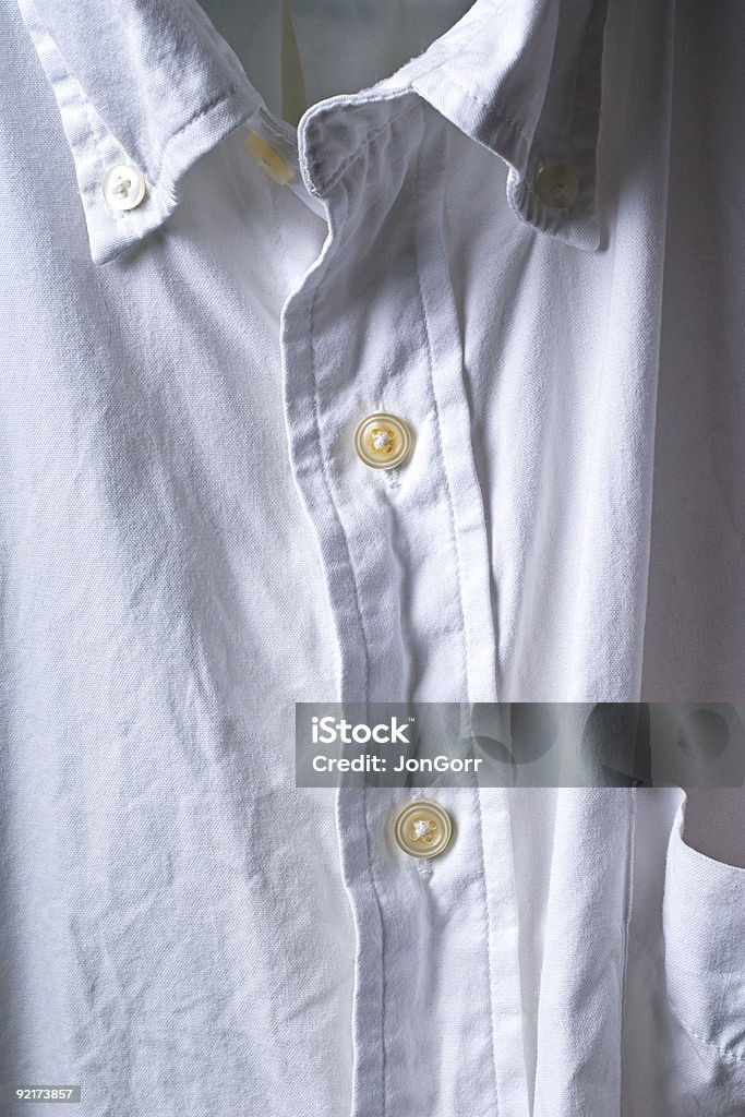 Мятая Белая рубашка - Стоковые фото Рубашка роялти-фри