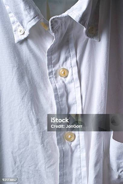 Мятая Белая Рубашка — стоковые фотографии и другие картинки Рубашка - Рубашка, Морщинистый, Белый