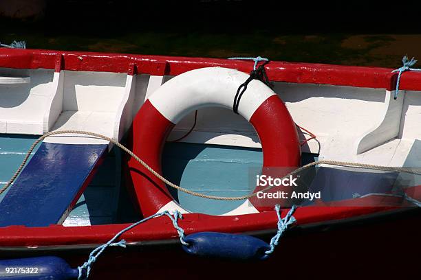 Lifebouy - Fotografias de stock e mais imagens de Ao Ar Livre - Ao Ar Livre, Atividade Recreativa, Boia - Equipamento Marítimo de Segurança