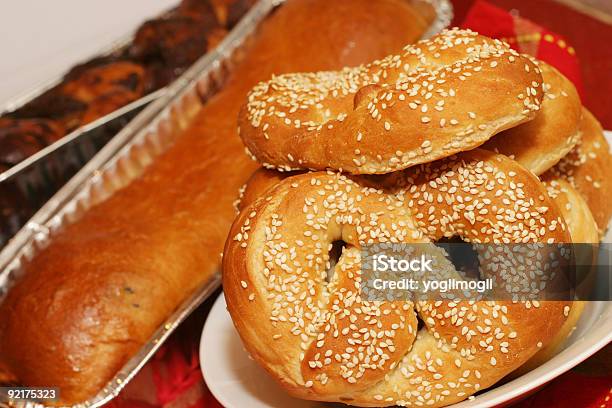 Foto de Pretzels Caseiros e mais fotos de stock de Bolo - Bolo, Edifício residencial, Equipamento