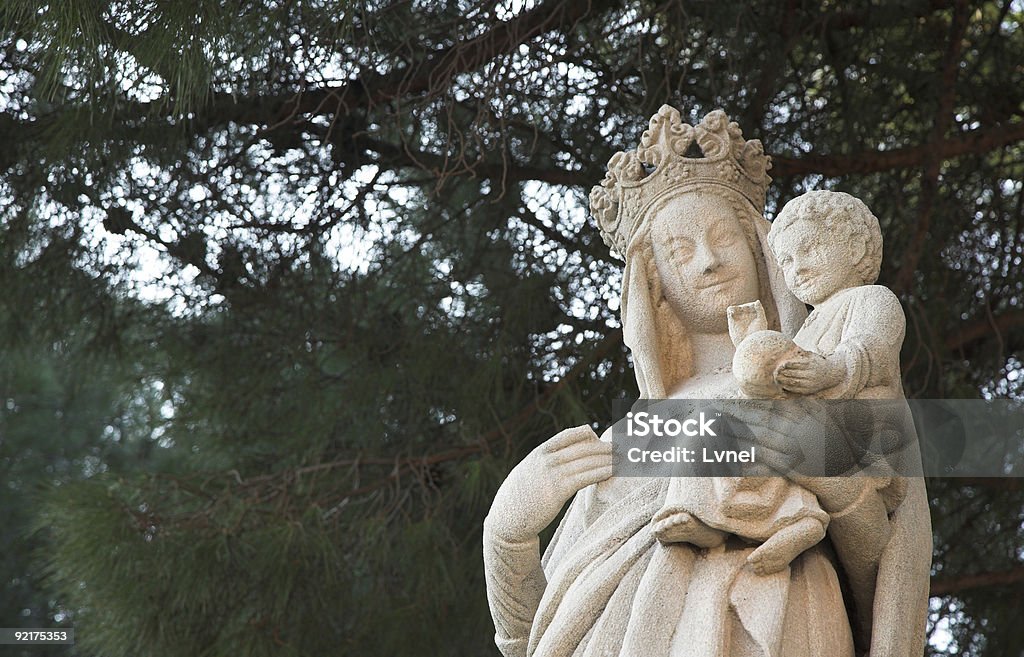 Escultura virgen maría de jesús-white rock y - Foto de stock de La Virgen María libre de derechos