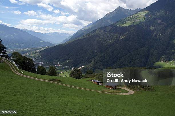 Hill I Dale - zdjęcia stockowe i więcej obrazów Alpy - Alpy, Bez ludzi, Chmura