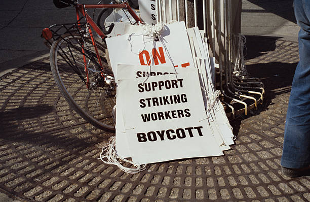 забастовка организма - boycott стоковые фото и изображения