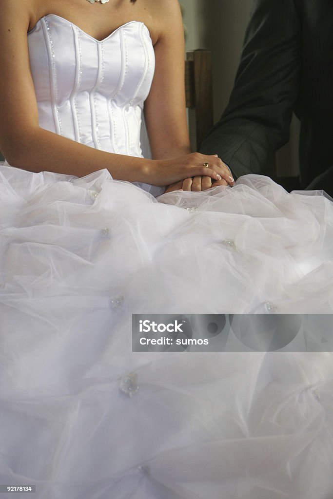 Coppia di sposi - Foto stock royalty-free di Abito da sposa