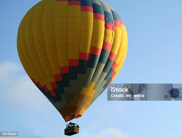 熱気球 - カラー画像のストックフォトや画像を多数ご用意 - カラー画像, 上がる, 人物なし