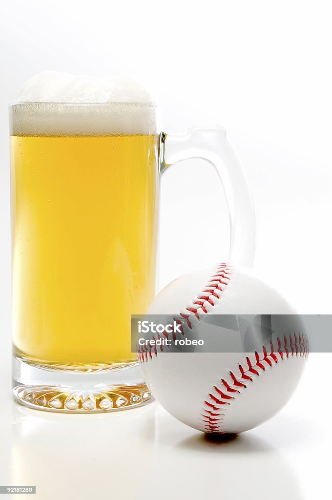 Béisbol y cerveza - Foto de stock de Actividades recreativas libre de derechos
