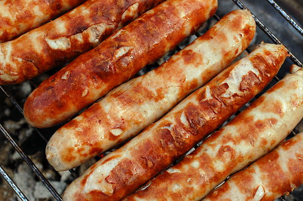 barbecue - sausage knackwurst food bratwurst foto e immagini stock