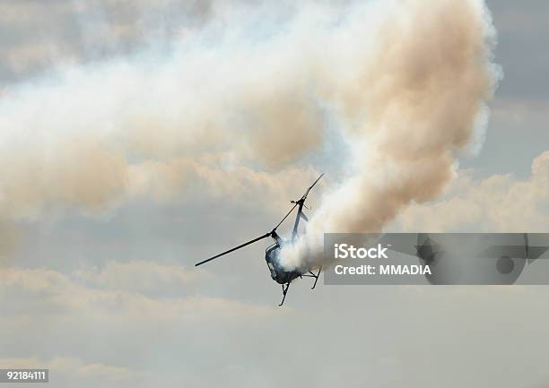 Foto de Aterrissagem De Emergência e mais fotos de stock de Acidente de helicóptero - Acidente de helicóptero, Helicóptero, Colisão