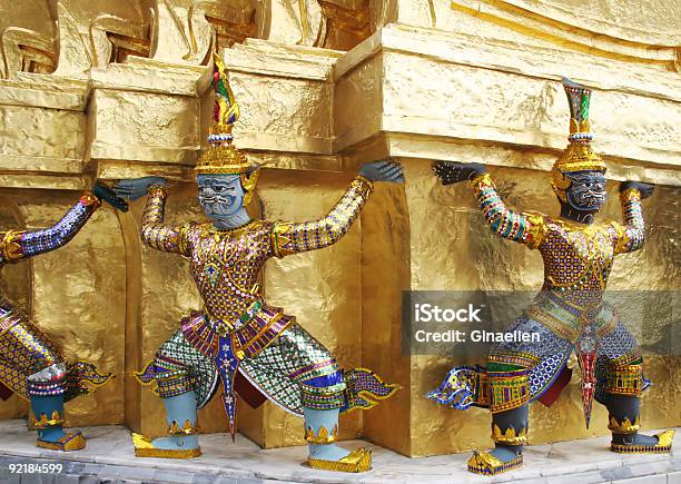 Statues W Grand Palace Bangkok Tajlandia - zdjęcia stockowe i więcej obrazów Azja - Azja, Bangkok, Buddyzm
