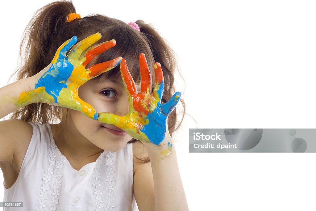 Belle fille jouant avec les couleurs - Photo de Enfant libre de droits