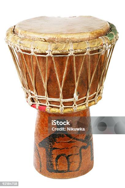 Original Africano Tambor Djembê - Fotografias de stock e mais imagens de Barulho - Barulho, Bater - Atividade Física, Bateria - Instrumento de Percussão