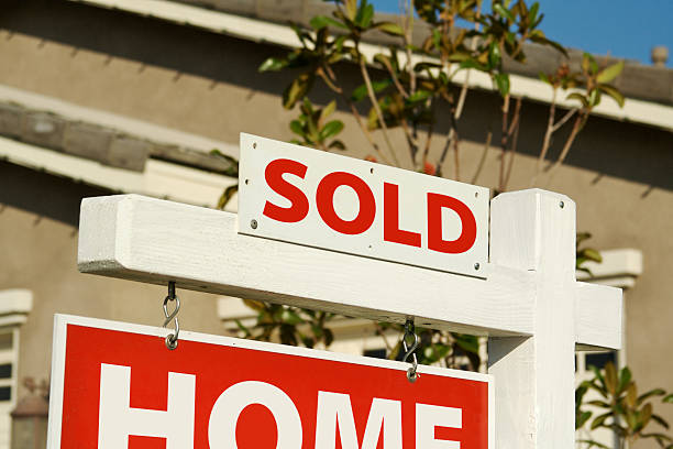 istock Sold Home For Sale Sign 92185015