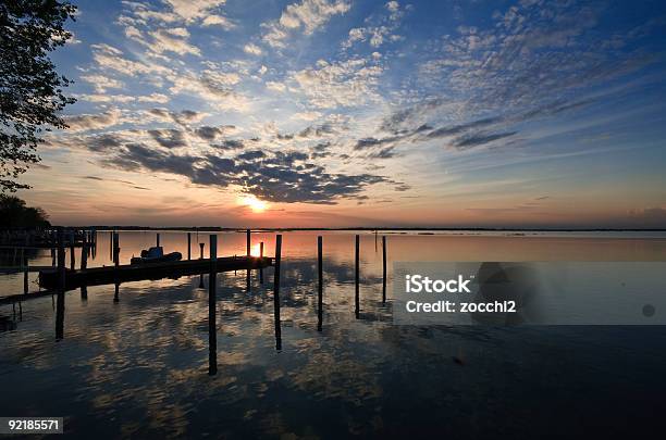 Tramonto Sulla Laguna Di Bibione - Fotografie stock e altre immagini di Bibione - Bibione, Cielo, Composizione orizzontale