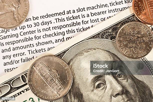 Kasyno Biletu I Pieniądze - zdjęcia stockowe i więcej obrazów 1 cent amerykański - 1 cent amerykański, Benjamin Franklin, Bilet