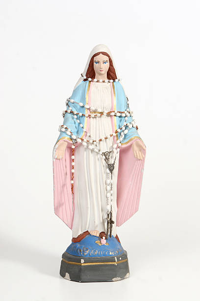 istock Small figure of the Madonna with precise 92186530