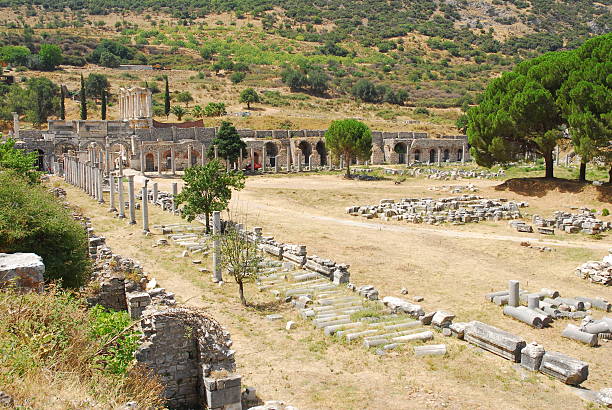 efeso-antica città - celsius library foto e immagini stock