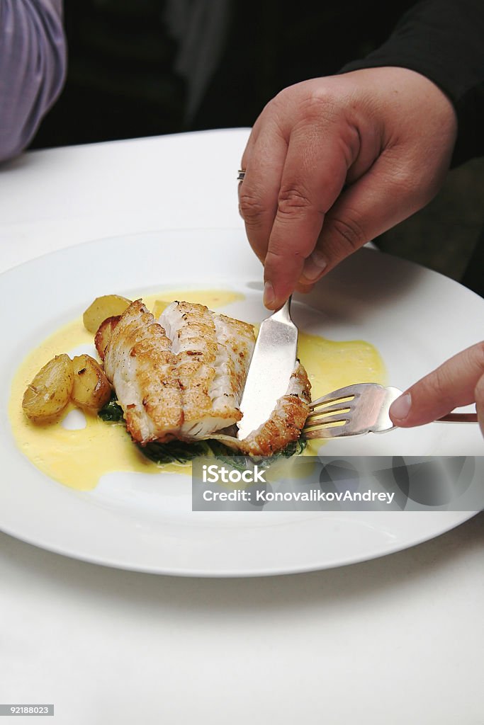 Restaurante, plato de pescado - Foto de stock de Adulto libre de derechos