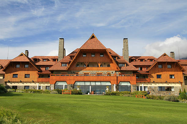 当ホテルでは、バリローチェ - bariloche argentina hotel switzerland ストックフォトと画像