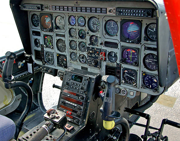 cabina de piloto de helicóptero de entrenamiento naval - avionics flying training cockpit fotografías e imágenes de stock