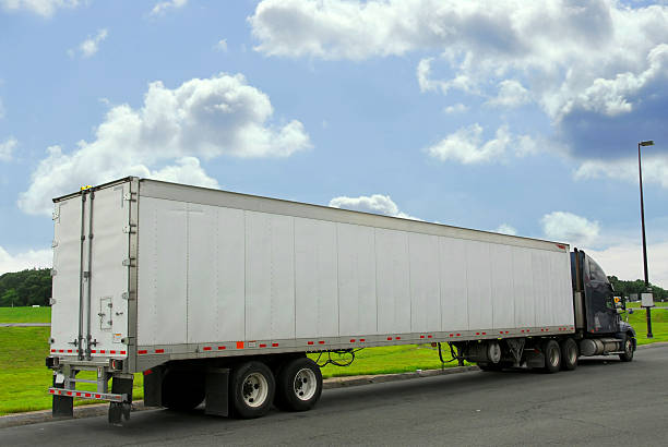 istock Eighteen wheeler truck 92190080