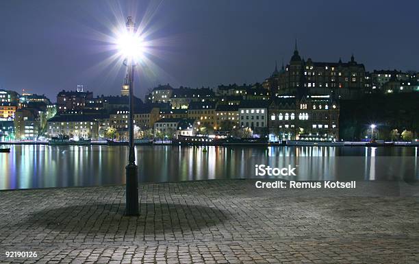 Photo libre de droit de Stockholm Vue De Nuit banque d'images et plus d'images libres de droit de Eau - Eau, Fenêtre, Front de mer