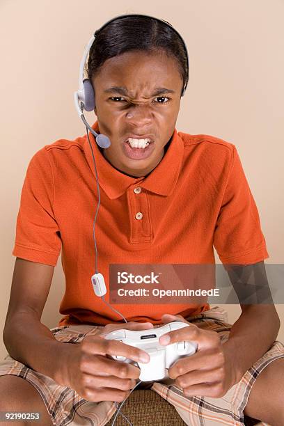 Foto de Angry Jogador De Videogame e mais fotos de stock de Criança - Criança, Descontente, Videogame