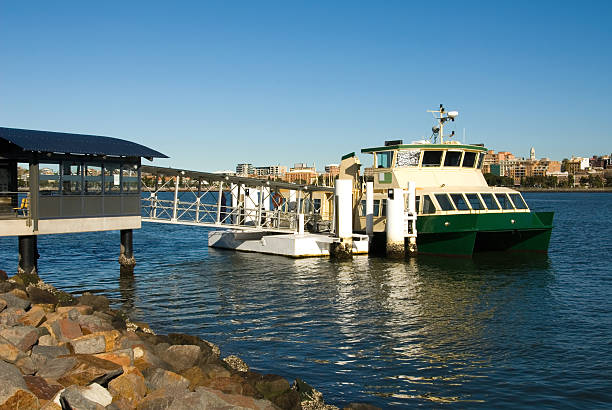 ferry - port stephens new south wales australia coastline photos et images de collection