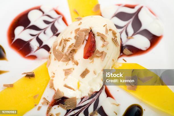 Mousse Di Yogurt - Fotografie stock e altre immagini di Aceto balsamico - Aceto balsamico, Cibo, Cioccolato