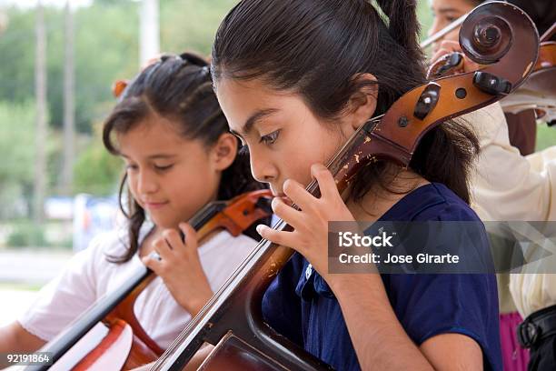 Концерт Cellists Duet — стоковые фотографии и другие картинки Виолончель - Виолончель, Ребёнок, Скрипка