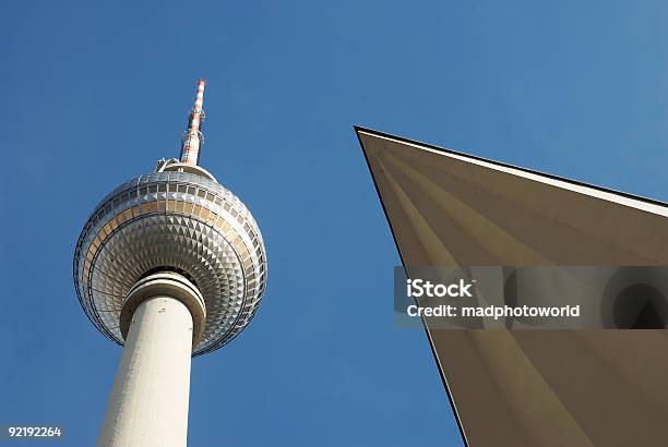 Berlín Fernsehturm Foto de stock y más banco de imágenes de Alemania - Alemania, Alexanderplatz, Antena - Aparato de telecomunicación