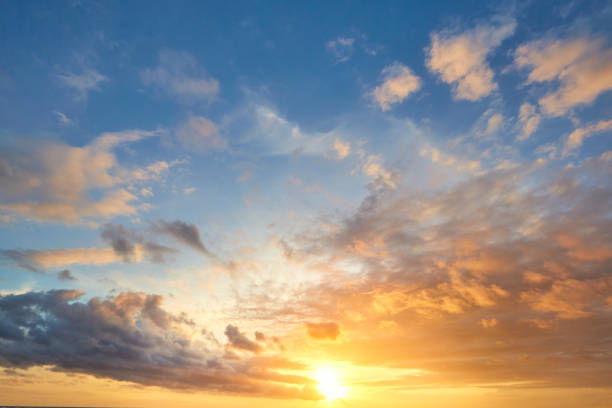 夕暮れの空の背景 - 夕日 ストックフォトと画像
