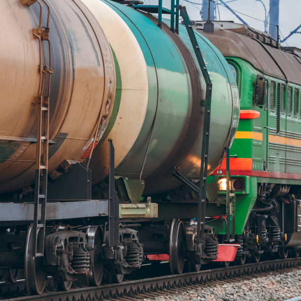 istock Green diesel locomotive 922000544