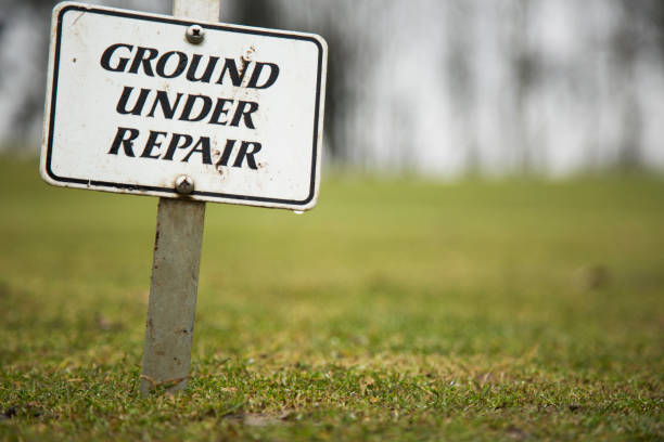istock Ground under repair sign 922001590