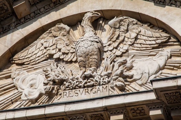 istock Phoenix Sculpture on St. Pauls Cathedral in London, UK 922017540