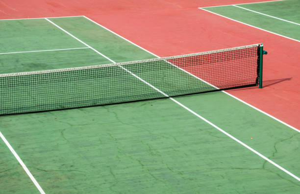 istock Net on the Tennis Court 922026416