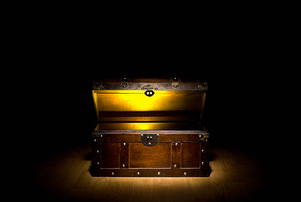 scatola del tesoro - treasure luck treasure chest wealth foto e immagini stock