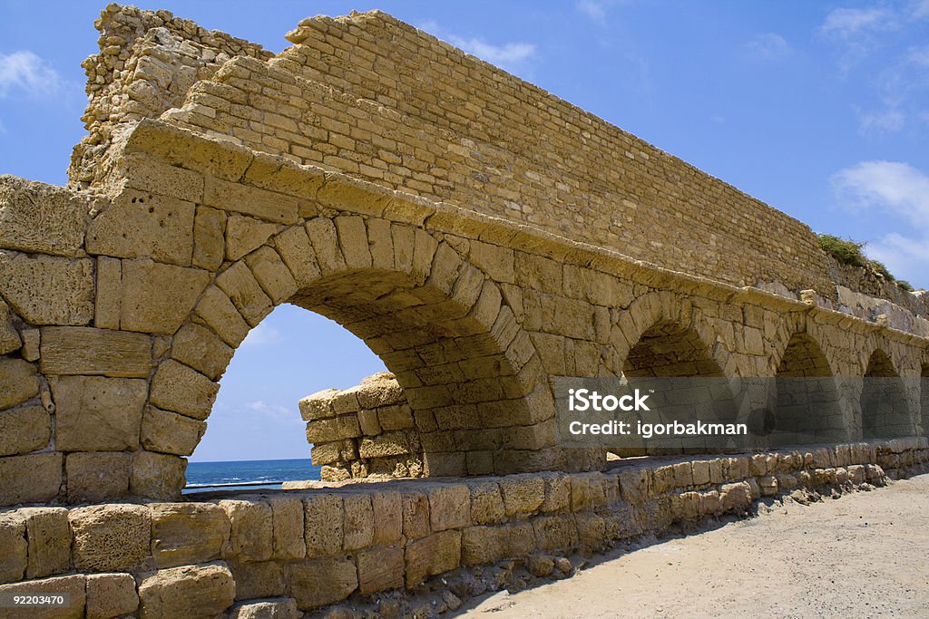 Arcos-Roman Acueducto - Foto de stock de Acueducto libre de derechos