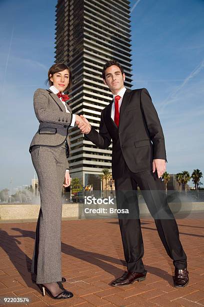 Acuerdo De Negocios Foto de stock y más banco de imágenes de Adulto - Adulto, Aire libre, Amistad