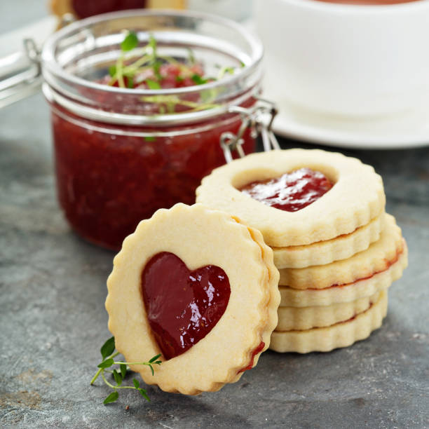 istock Vanilla cookies with strawberry filling 922044614