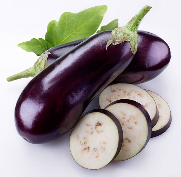 "aubergine" - italian eggplant photos et images de collection