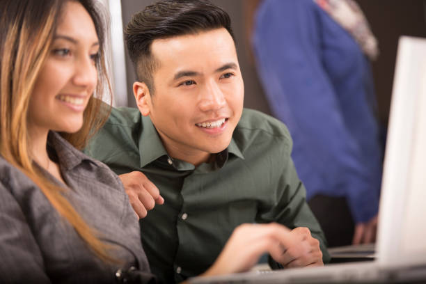 istock Multi-ethnic group of business people in meeting. 922063842
