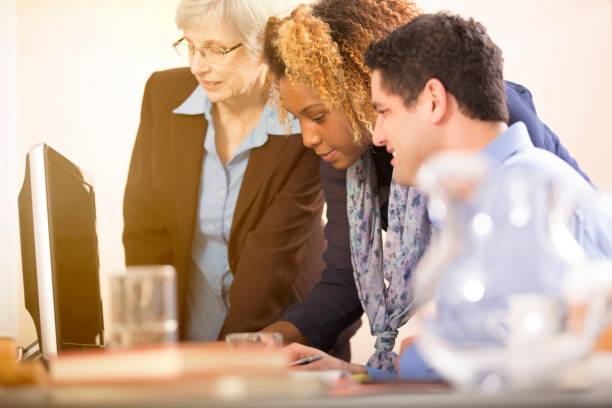 istock Multi-ethnic group of business people in meeting. 922066374