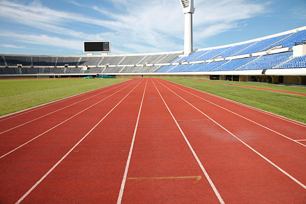 carriles de pista y campo de entrenamiento - track fotografías e imágenes de stock