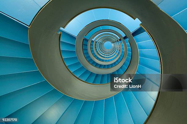 Escada Em Caracol Com Facetas Azul Infinito - Fotografias de stock e mais imagens de Arquitetura - Arquitetura, Abstrato, Sequência de Fibonacci