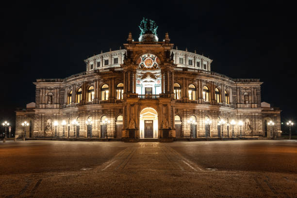 istock Semper Opera House At Night In Dresden; Germany 922077414