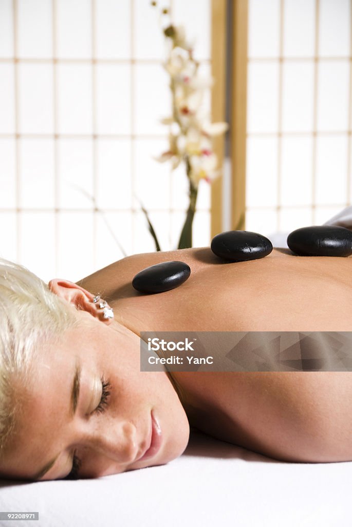 Spa de día - Foto de stock de Aceite de masaje libre de derechos
