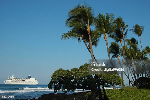 Tropical Navio De Cruzeiro Do - Fotografias de stock e mais imagens de Barco de Cruzeiro - Barco de Cruzeiro, Big Island - Ilhas do Havai, Cruzeiro