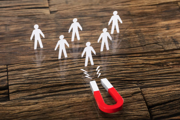 istock Magnet Attracting Paper Cut Out 922109834